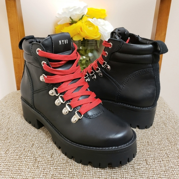 steve madden buzzer boot